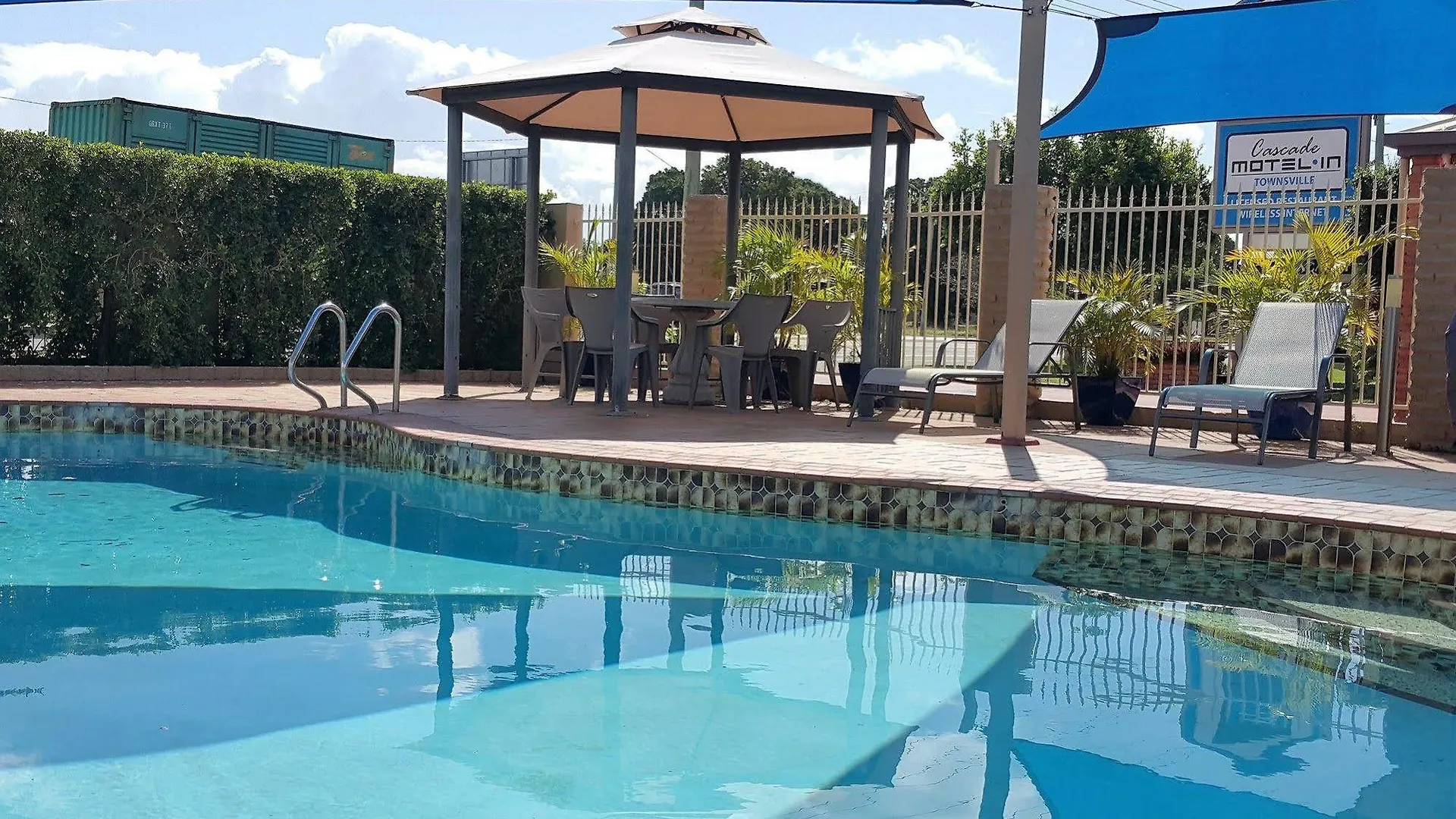 Cascade Motel In Townsville